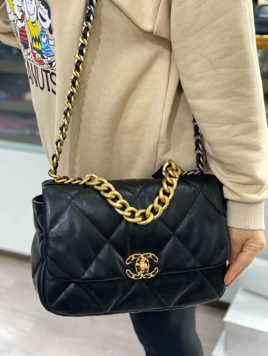 Túi Chanel 19