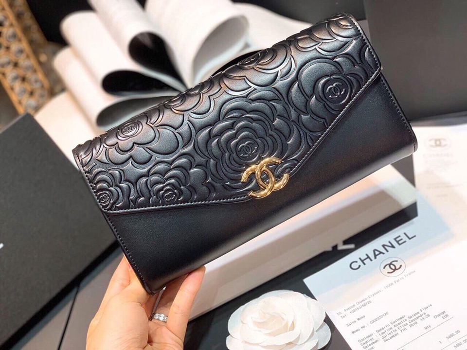 Mẫu ví cầm tay nữ đẹp Trifold Chanel