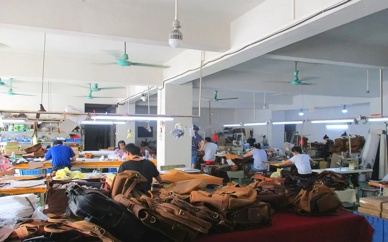 Quy Trình Sản Xuất Túi Xách Tái Tạo