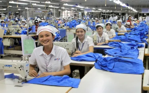 Tận Dụng Lao Động Giá Rẻ