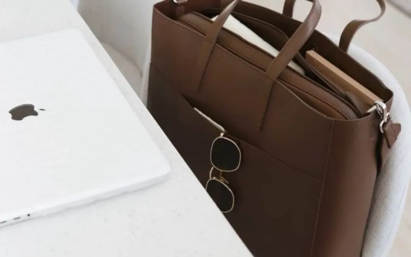 Túi tote minimalist cho đi làm Túi tote minimalist cho đi làm
