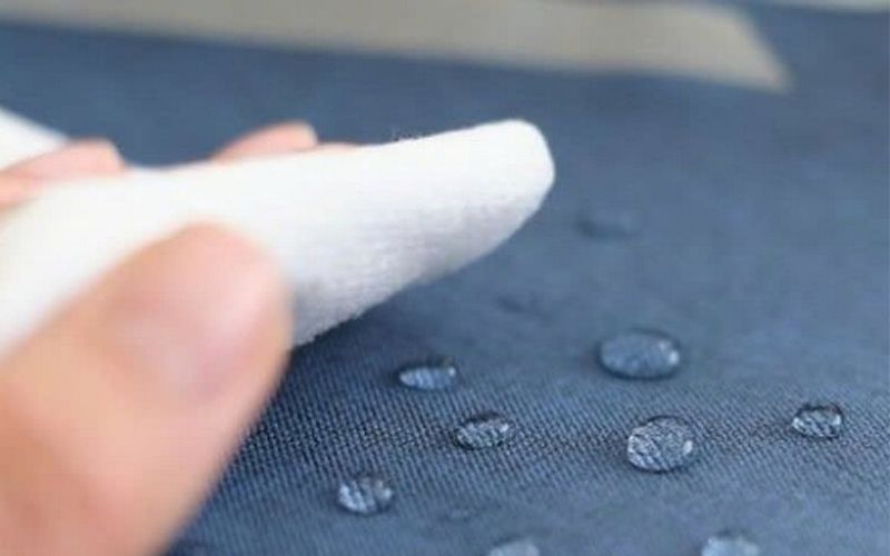Test khả năng chống thấm bằng giọt nước