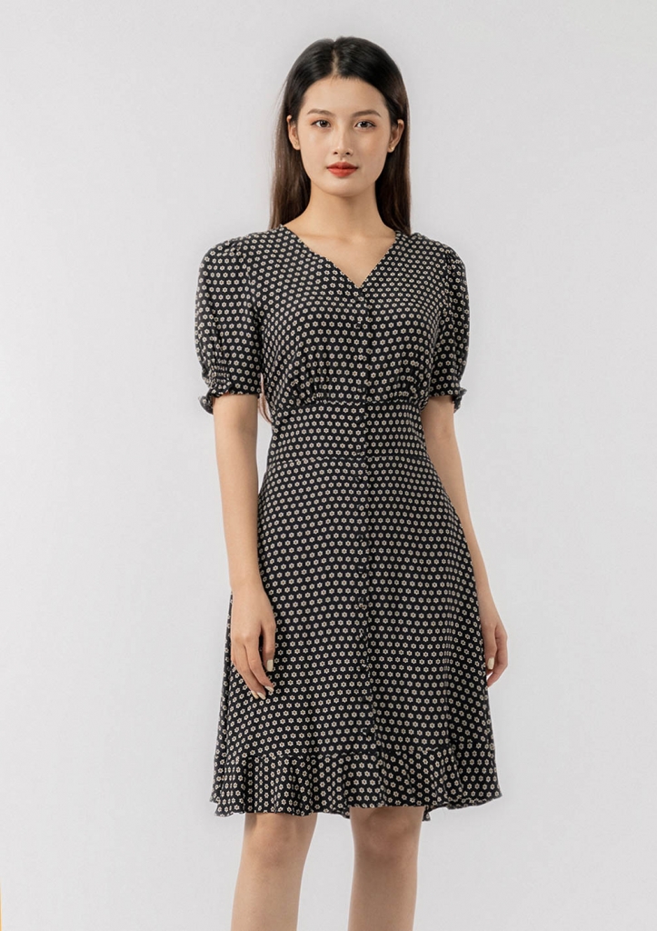 Black short-sleeve small floral dress
