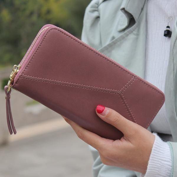 choosing fashionable women's clutch wallets according to design
