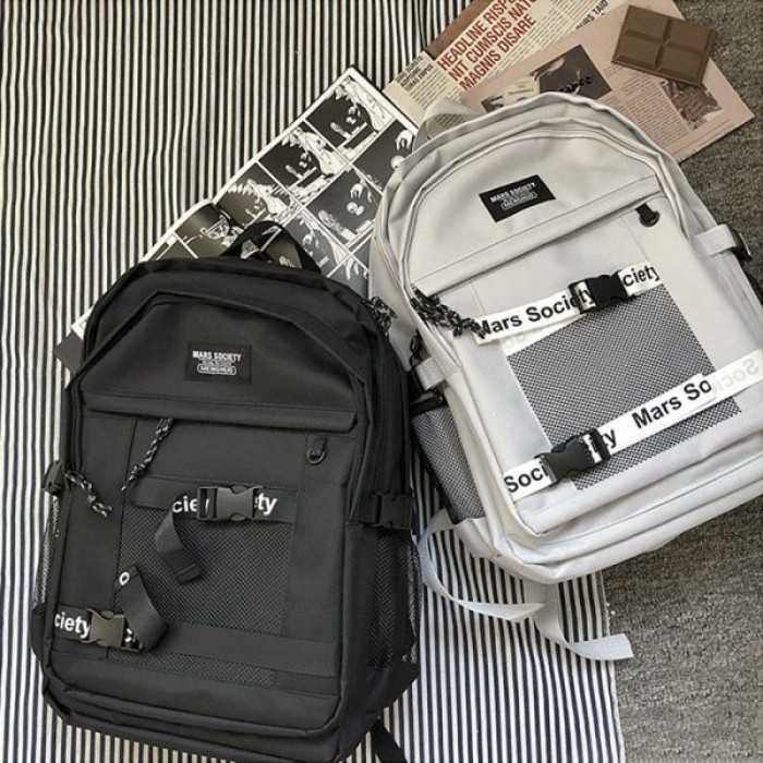 Choosing a school backpack for people with small stature Choosing a school backpack for people with small stature