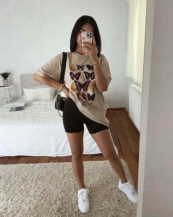 How to coordinate women's outfits for going out simply youthfully
