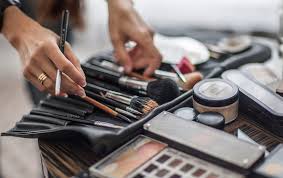 Cosmetic bag for makeup artists