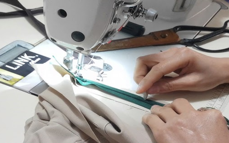 Guide To Sewing Strong & Comfortable Backpack Straps At Home (2025)