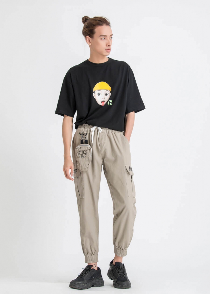 Jogger pants made for oversized t-shirts