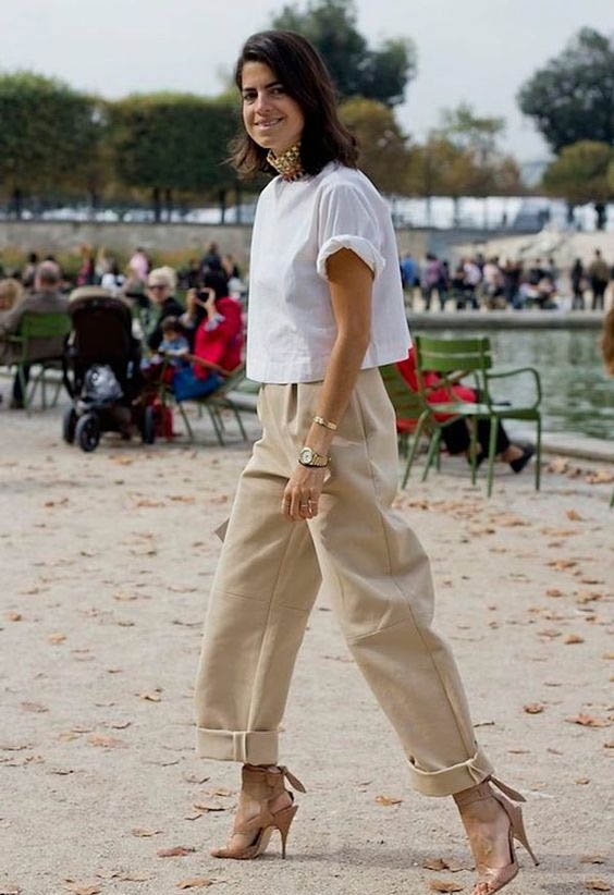 Minimalist outfit formula for attending wedding