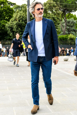 Mixing blazer with jeans