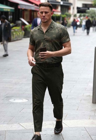 Introducing outfit mixing with high-waisted pants for dashing appearance