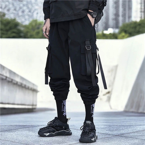 Using chunky sneakers in techwear outfit Using chunky sneakers in techwear outfit