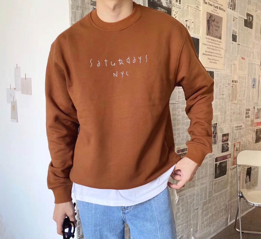 Using layer shirt for outfit combinations with men's sweater
