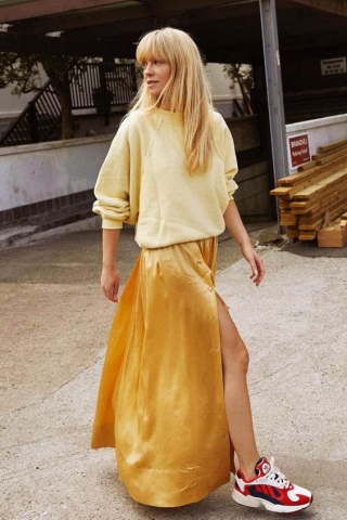 Yellow skirt matches with what shoe colors - don't miss personality sneakers Yellow skirt matches with what shoe colors - don't miss personality sneakers