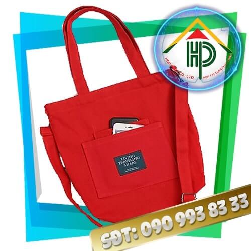 Canvas crossbody bag model