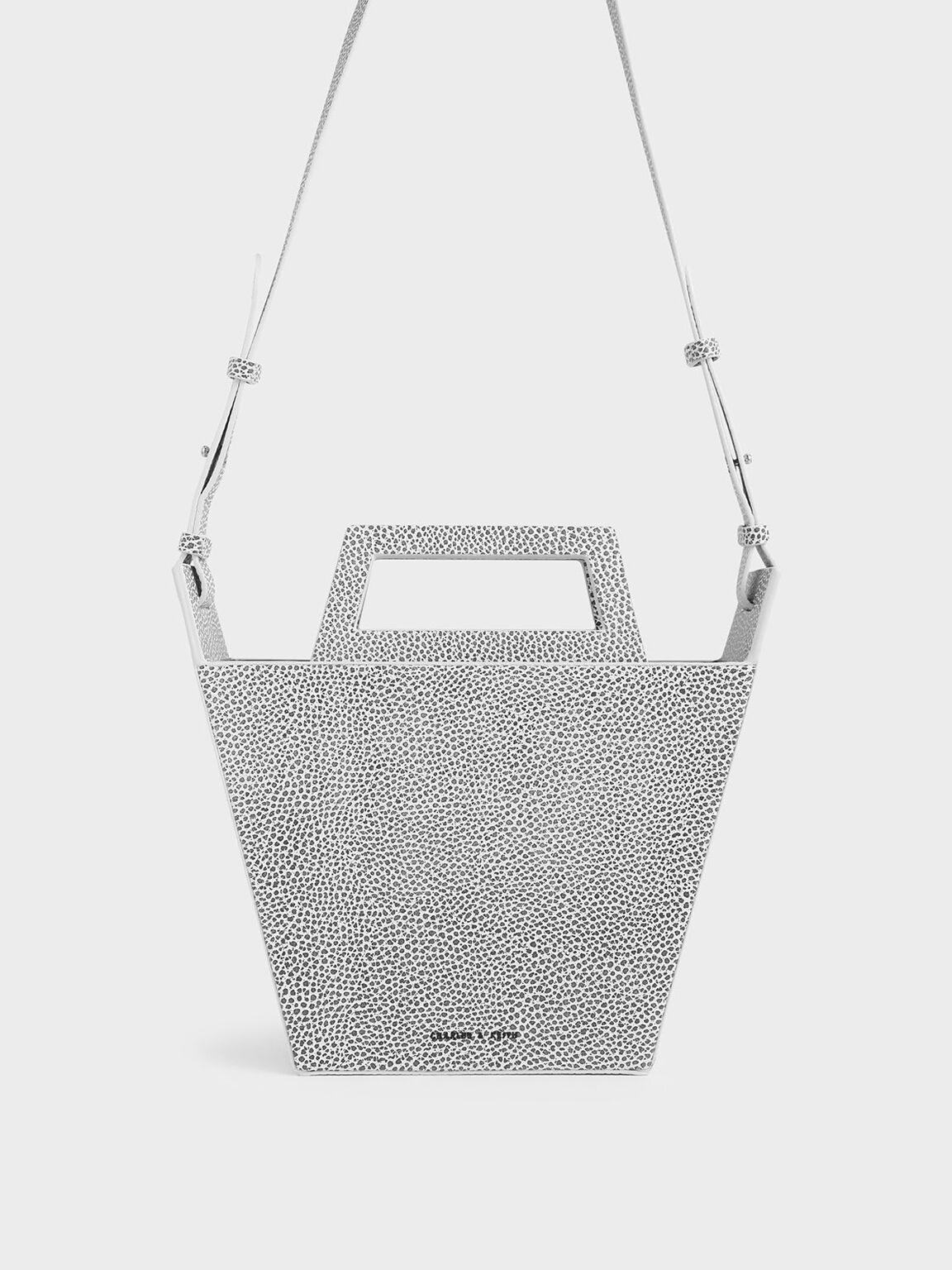 Bags Suitable According to Zodiac Signs Bags Suitable According to Zodiac Signs