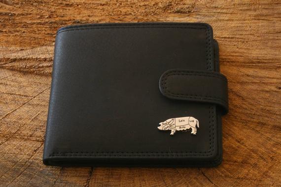 8 Most Popular Premium Men's Leather Wallet Materials Today 8 Most Popular Premium Men's Leather Wallet Materials Today