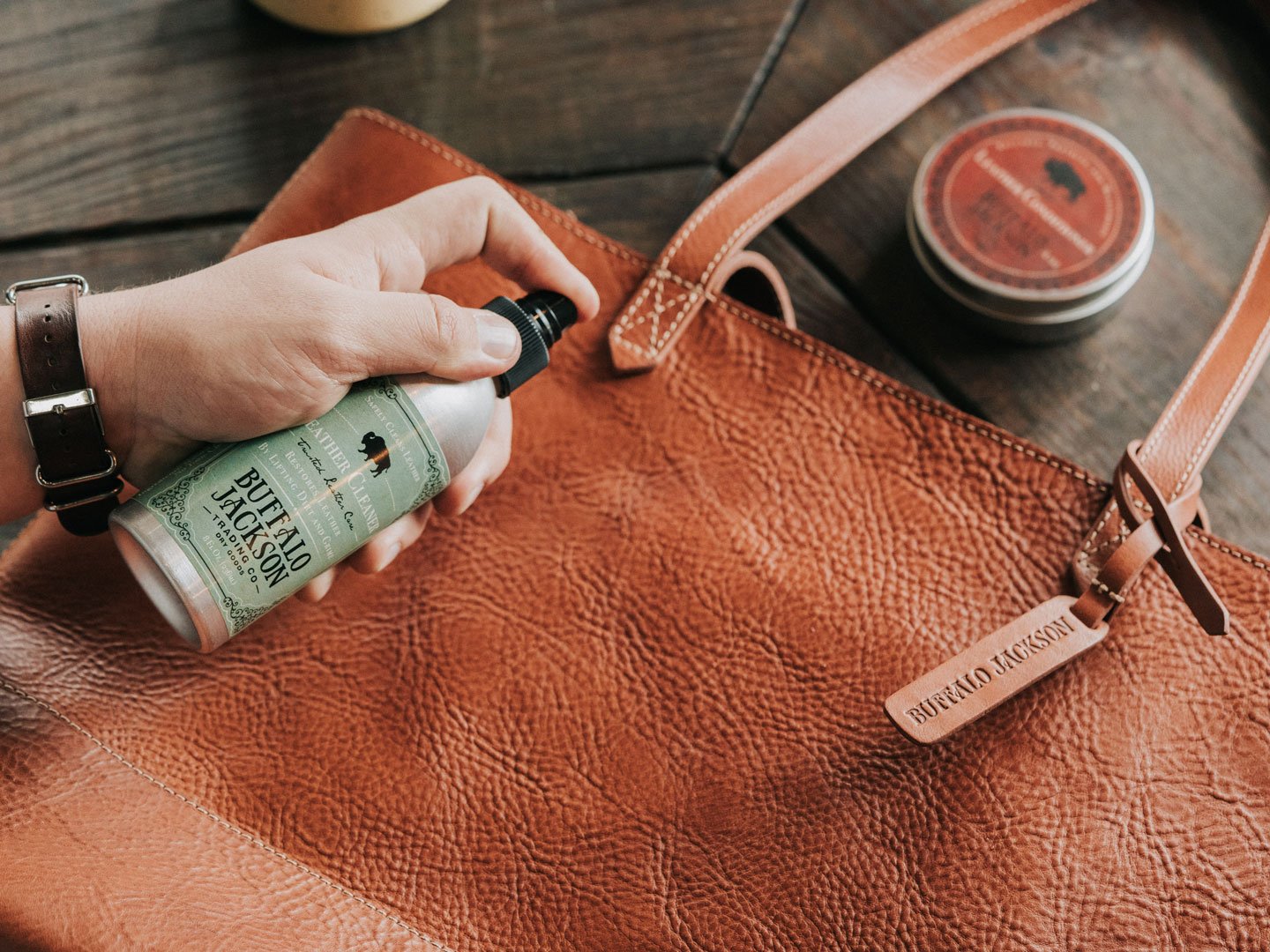 Revealed: Expert Secrets to Keeping Your Men's Handbag Looking Brand New Every Day Revealed: Expert Secrets to Keeping Your Men's Handbag Looking Brand New Every Day