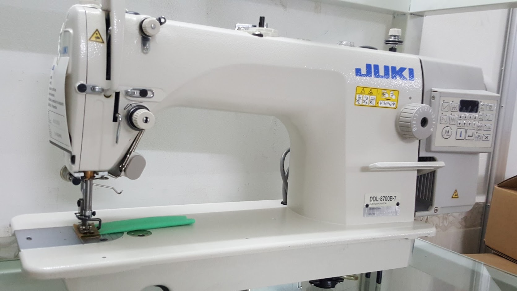 Industrial Single-Needle Mechanical Sewing Machine