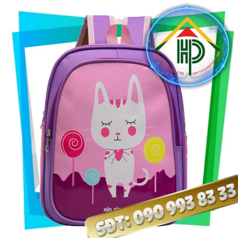 Kindergarten student schoolbag